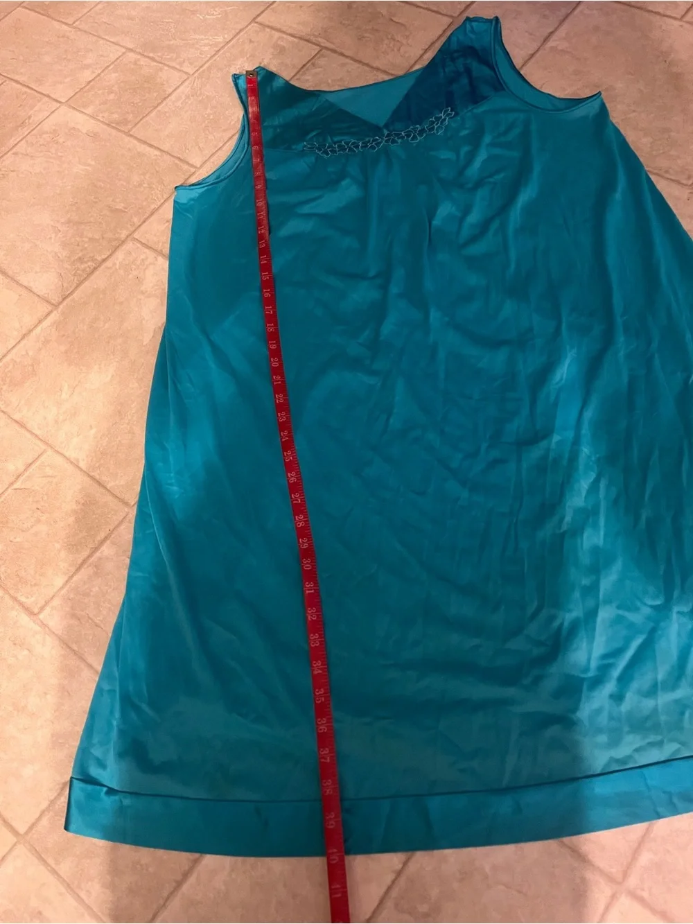Vanity Fair women’s XL teal blue sleeveless nylon nightgown.